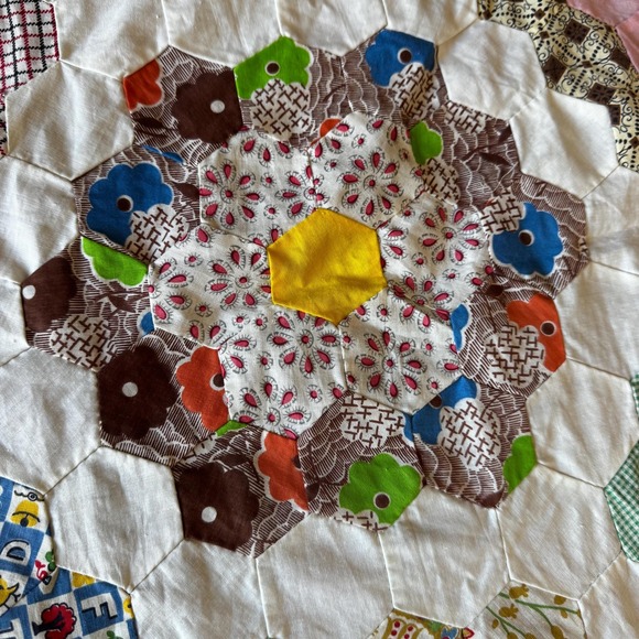 Vintage Grandmother's Flower Garden Quilt Top: Hand Sewn Project Piece 74" x 67" - Picture 3 of 11